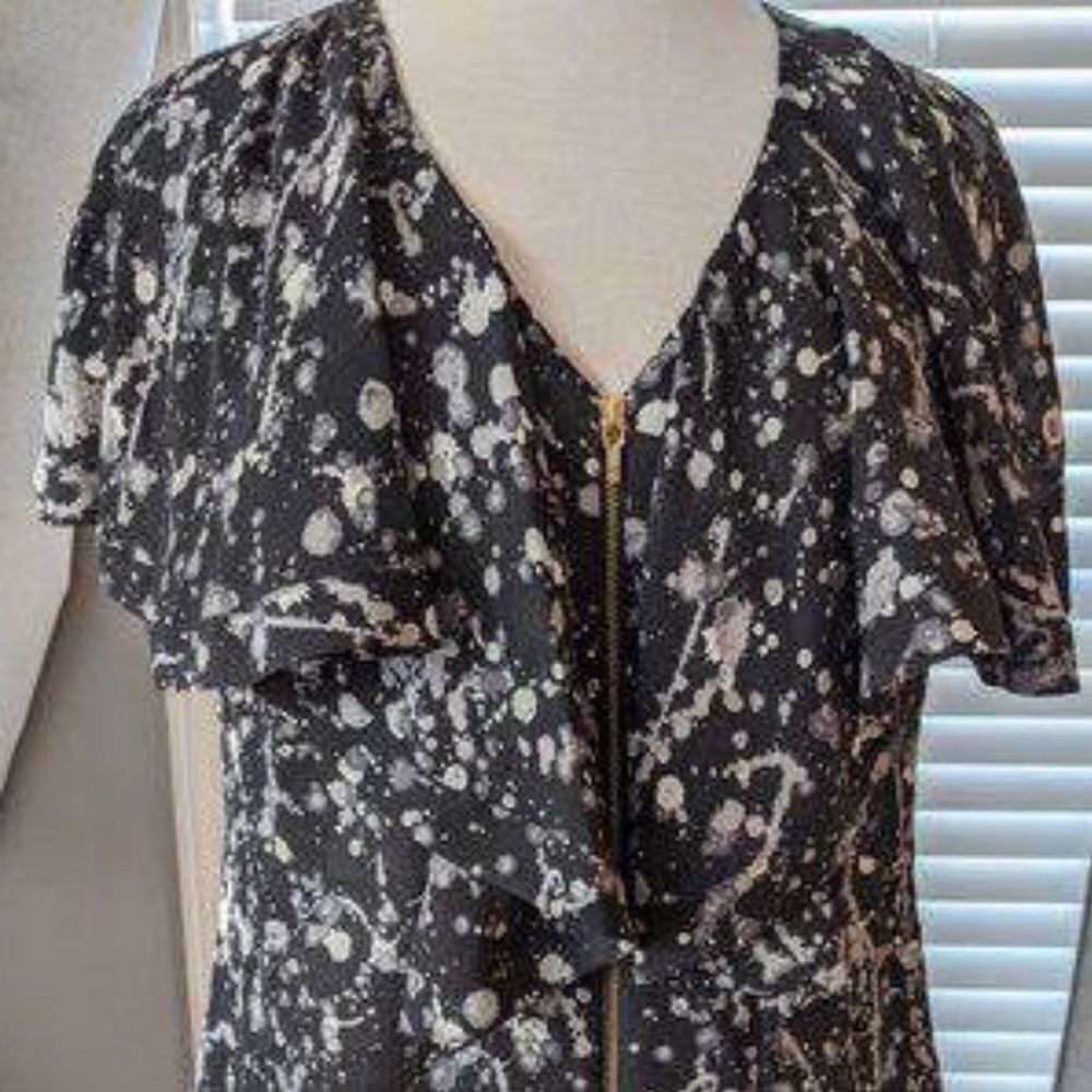 Tory Burch Women’s Black White Silk Short Sleeve Blouse Size 4 Zip Front Shirt